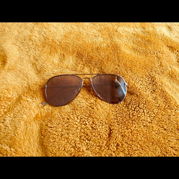 Sunglasses - Picture 3 of 4